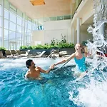 Гостевой дом Dorfvilla - Includes Tauern Kaprun Wellness Access 13 Km Away Майсхофен