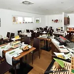 Dorfvilla - Includes Tauern Kaprun Wellness Access 13 Km Away Гостевой дом Майсхофен
