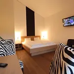 Гостевой дом Dorfvilla - Includes Tauern Kaprun Wellness Access 13 Km Away 3*