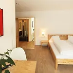 Гостевой дом Dorfvilla - Includes Tauern Kaprun Wellness Access 13 Km Away