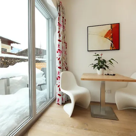 Gæstehus Dorfvilla - Includes Tauern Kaprun Wellness Access 13 Km Away 3*