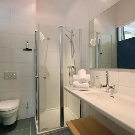 Dorfvilla - Includes Tauern Kaprun Wellness Access 13 Km Away 招待所 麦舒芬