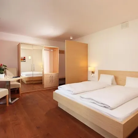 בית הארחה Dorfvilla - Includes Tauern Kaprun Wellness Access 13 Km Away מאיסהופן