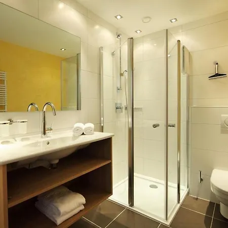 Dorfvilla - Includes Tauern Kaprun Wellness Access 13 Km Away 麦舒芬