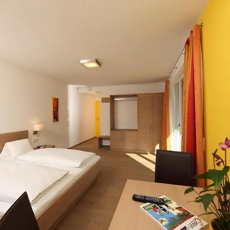 Πανσιόν Dorfvilla - Includes Tauern Kaprun Wellness Access 13 Km Away Maishofen