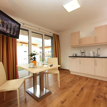 Πανσιόν Dorfvilla - Includes Tauern Kaprun Wellness Access 13 Km Away