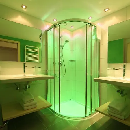 Gæstehus Dorfvilla - Includes Tauern Kaprun Wellness Access 13 Km Away 3*