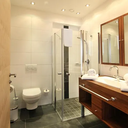 בית הארחה Dorfvilla - Includes Tauern Kaprun Wellness Access 13 Km Away מאיסהופן