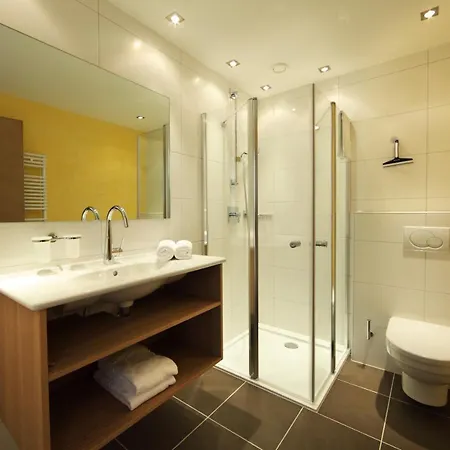 Dorfvilla - Includes Tauern Kaprun Wellness Access 13 Km Away 3*