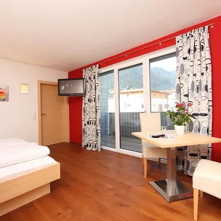 Πανσιόν Dorfvilla - Includes Tauern Kaprun Wellness Access 13 Km Away 3*